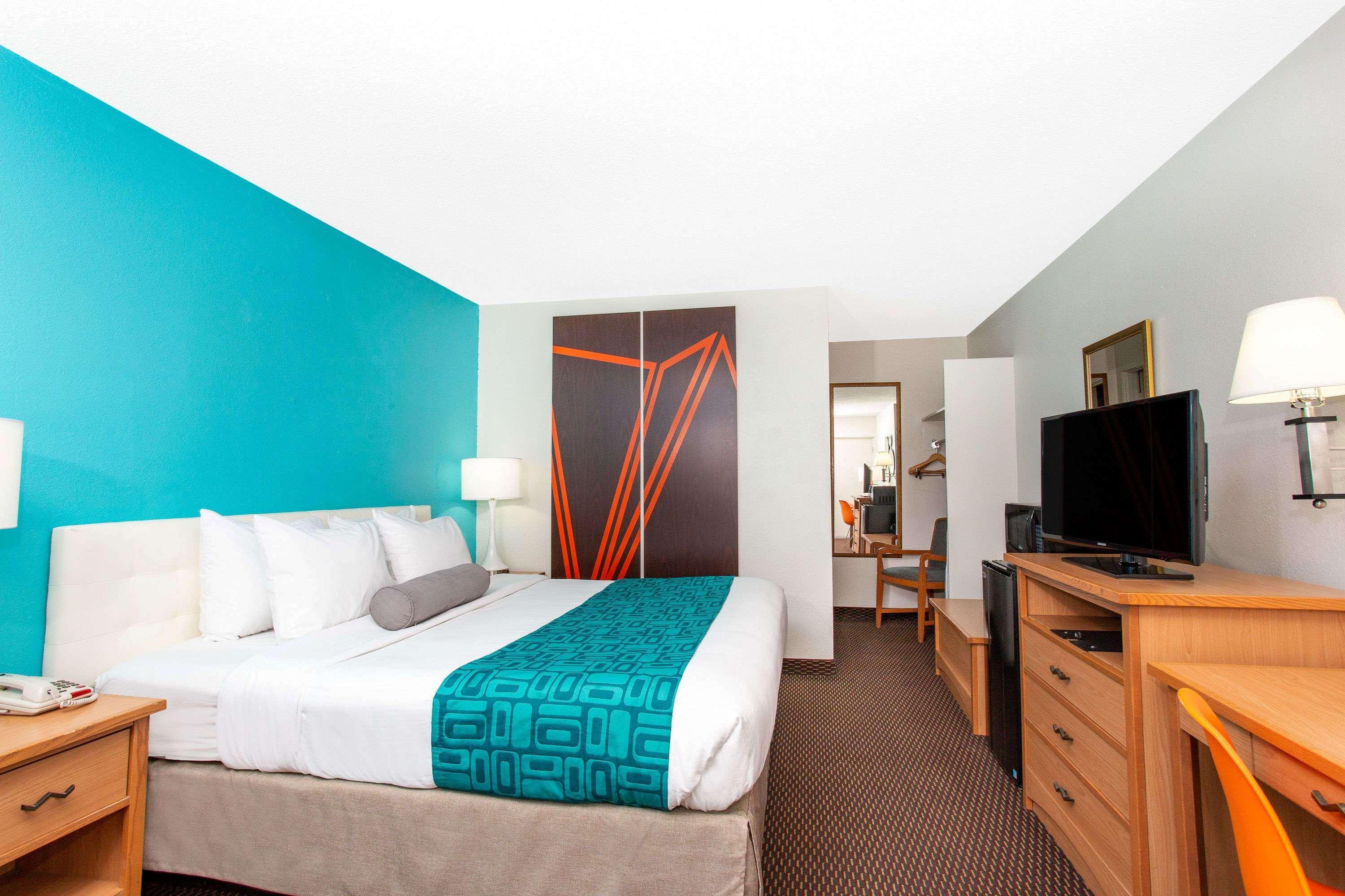 Howard Johnson By Wyndham Colorado Springs Eksteriør billede