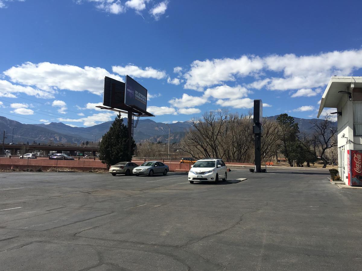 Howard Johnson By Wyndham Colorado Springs Eksteriør billede
