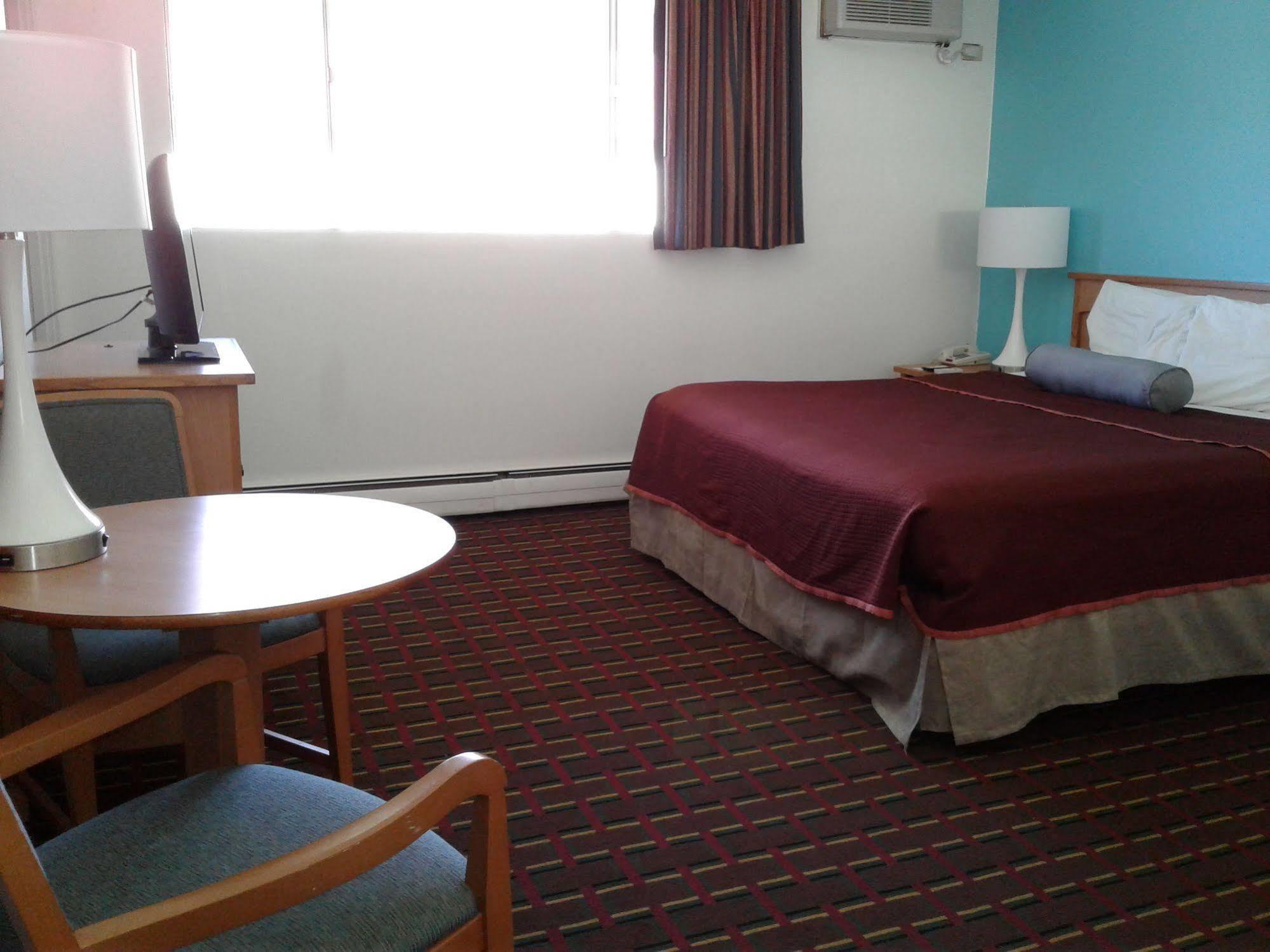 Howard Johnson By Wyndham Colorado Springs Eksteriør billede