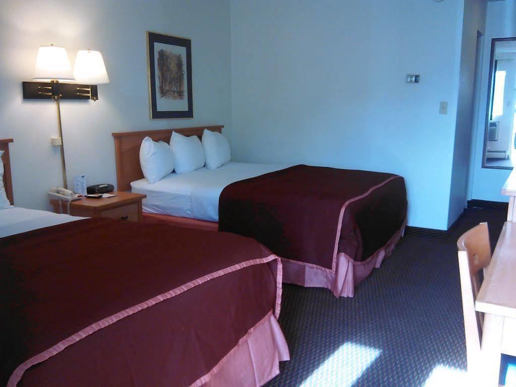 Howard Johnson By Wyndham Colorado Springs Eksteriør billede